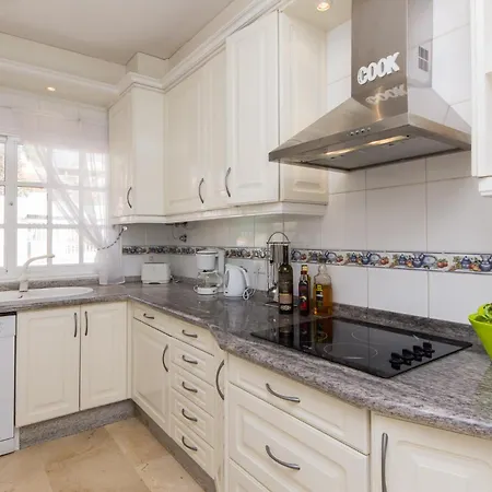 Isla Wonderful 3 Bedroom Private Heated Pool Villa
