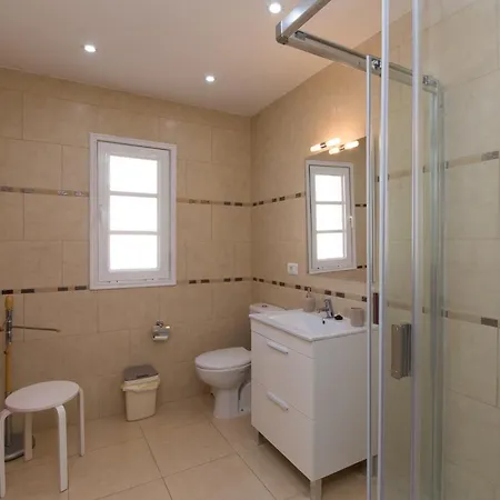 Isla Wonderful 3 Bedroom Private Heated Pool Villa